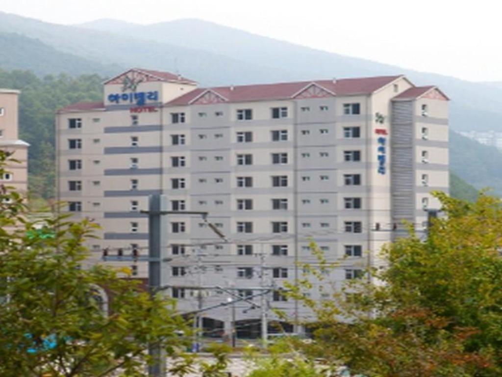 Goodstay Highvalley Hotel Jeongseon Exterior foto